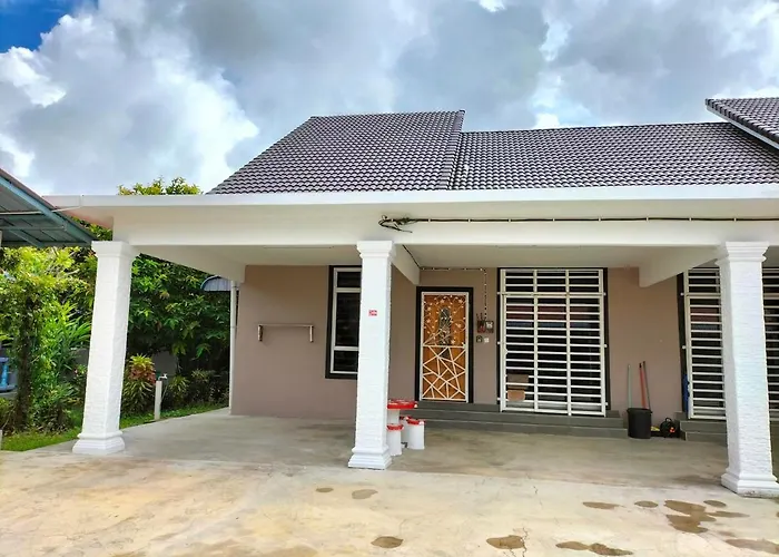 Wipah Guest House In Kampung Lundang, Kota Bharu