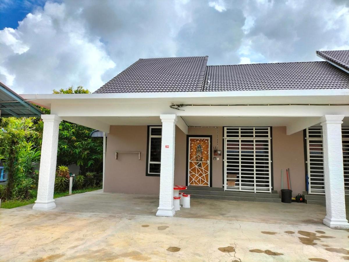 Wipah In Kampung Lundang, Kota Bharu
